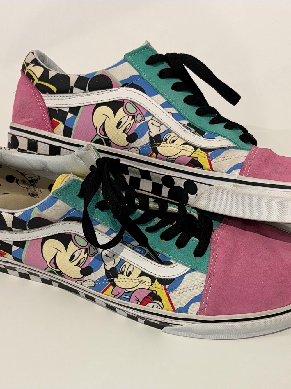 Vans Old Skool Disney Mickey Graphic Low-Top Sneakers in Pink, Teal, Black Sz 12
